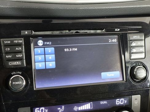 Used 2015 Nissan Rogue SV w/ SV Premium Package FWD image 28
