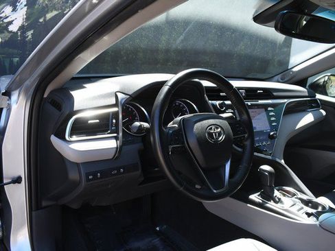 Certified 2018 Toyota Camry XLE FWD image 14