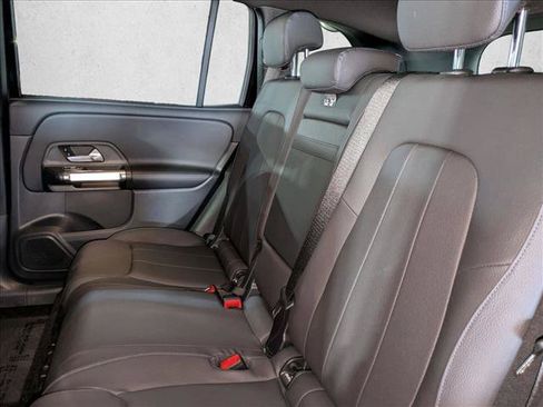 Used 2025 Mercedes-Benz GLB 250 image 17