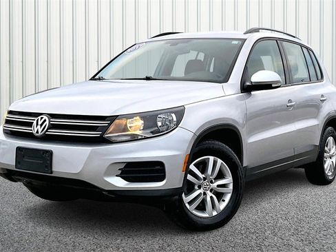 Used 2017 Volkswagen Tiguan S image 3