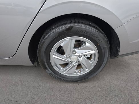 Used 2024 Hyundai Elantra SE FWD image 22