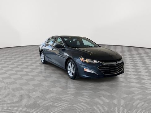 Used 2019 Chevrolet Malibu LS image 2