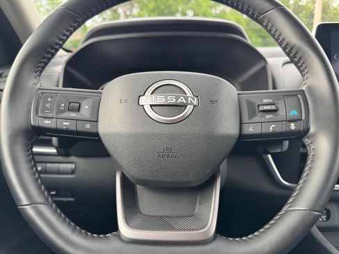 Certified 2025 Nissan Rogue SV FWD image 17