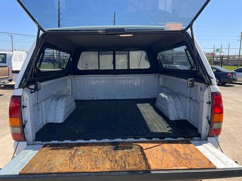 Used 2002 Chevrolet Silverado 2500 LS w/ Electrical Convenience Pkg image 13