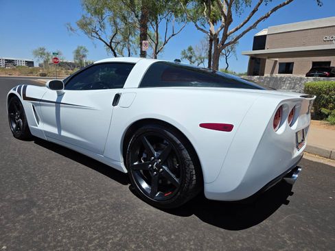 Used 2005 Chevrolet Corvette Coupe w/ Preferred Equipment Group RWD image 5
