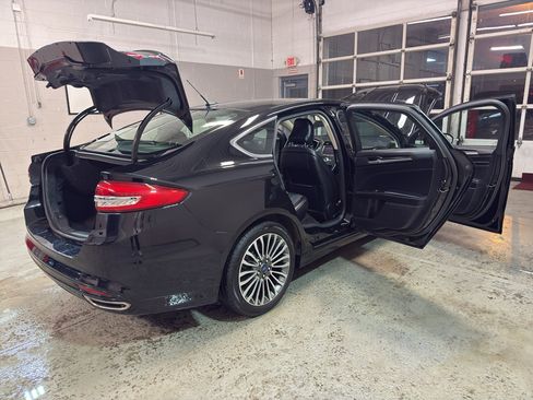 Used 2018 Ford Fusion Titanium image 12