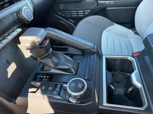 Used 2025 Toyota Tacoma TRD Sport AWD/4WD image 26