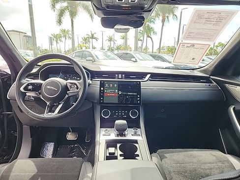 Used 2021 Jaguar F-PACE SVR image 26