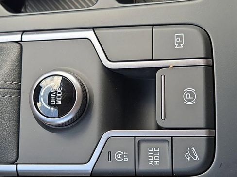 New 2026 Kia Sorento LX FWD image 32