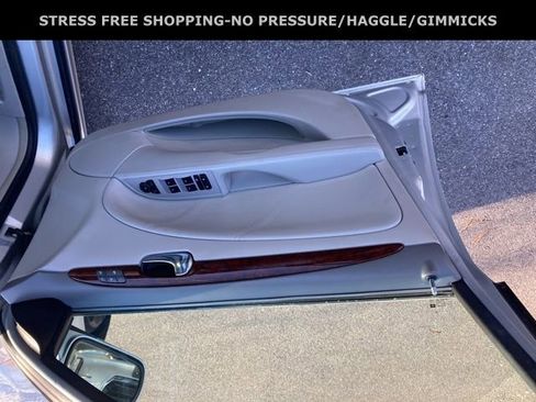 Used 2011 Buick Lucerne CXL image 14