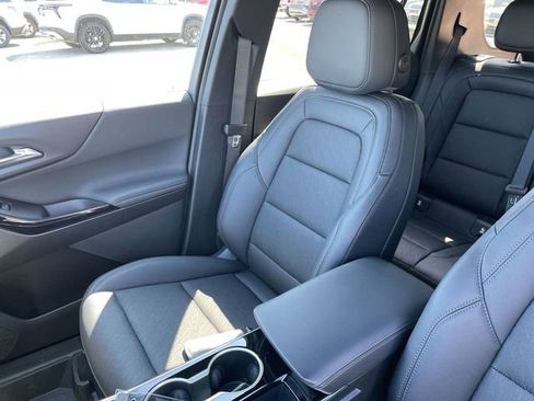 New 2026 Chevrolet Equinox LT w/ Convenience Package II AWD/4WD image 25