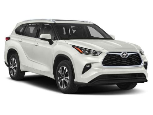 Used 2020 Toyota Highlander XLE AWD/4WD image 6