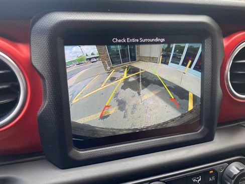 Used 2018 Jeep Wrangler Unlimited Rubicon AWD/4WD image 21
