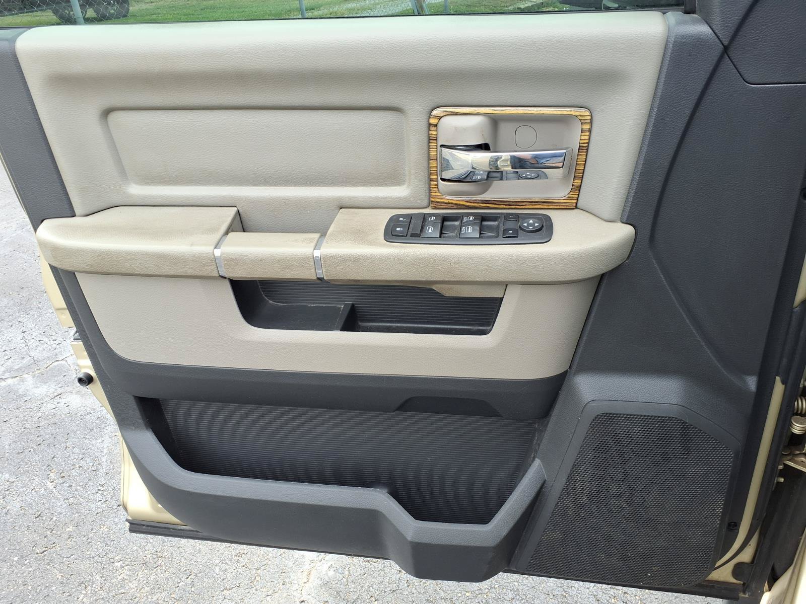 Used 2011 RAM 1500 Big Horn RWD image 11