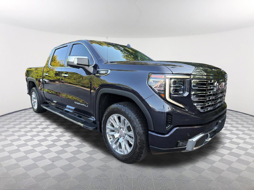 Used 2023 GMC Sierra 1500 Denali w/ Technology Package AWD/4WD image 3