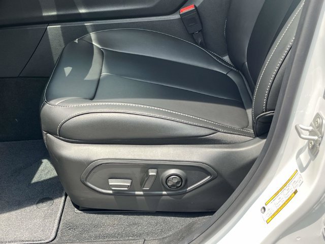 New 2026 Jeep Grand Cherokee Limited w/ Limited Altitude Package AWD/4WD image 19