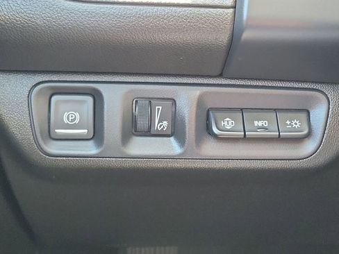 Used 2023 GMC Acadia AT4 w/ Technology Package AWD/4WD image 18