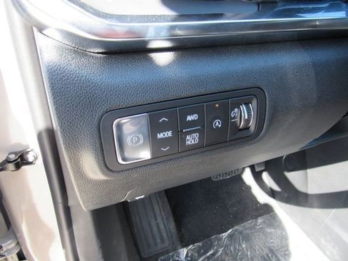 New 2026 GMC Terrain Elevation w/ Elevation Premium Package AWD/4WD image 14