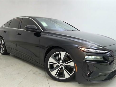 Used 2025 Audi A6 e-tron Prestige w/ Black Warm Weather Package image 93