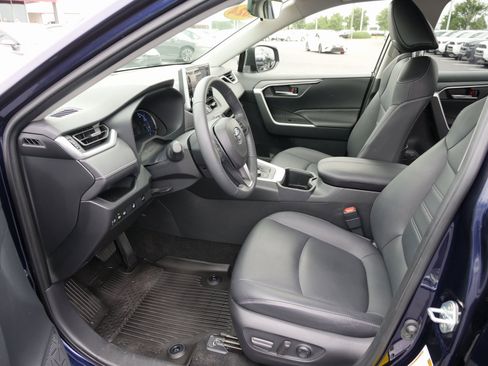 Used 2024 Toyota RAV4 XLE Premium image 15