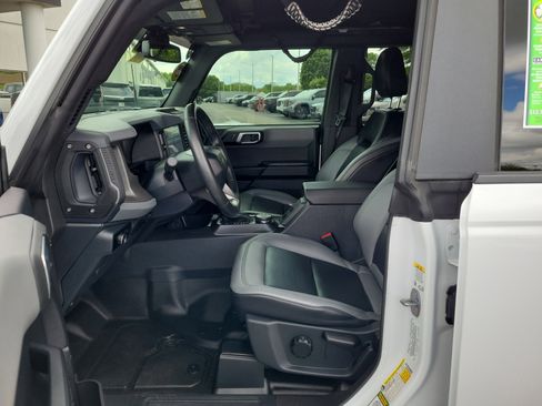 Used 2024 Ford Bronco Big Bend w/ Sasquatch Package AWD/4WD image 16