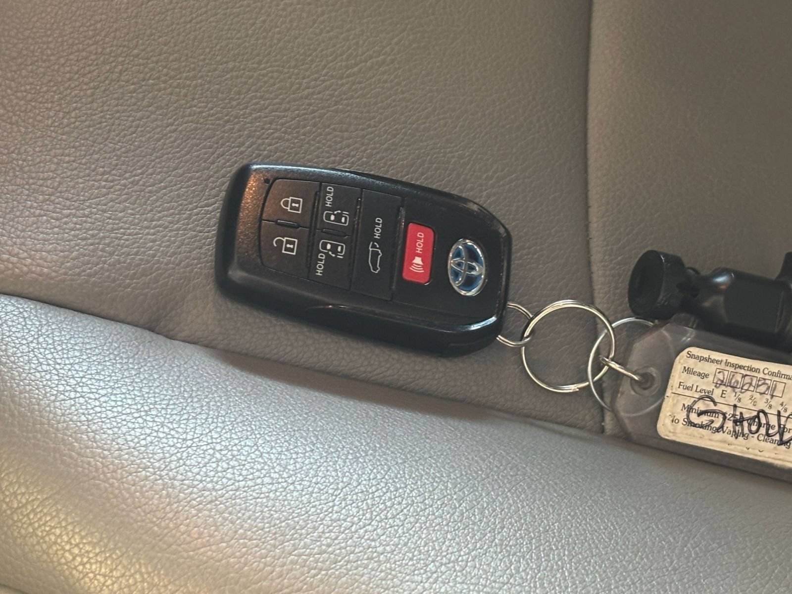 Used 2025 Toyota Sienna XLE FWD image 20