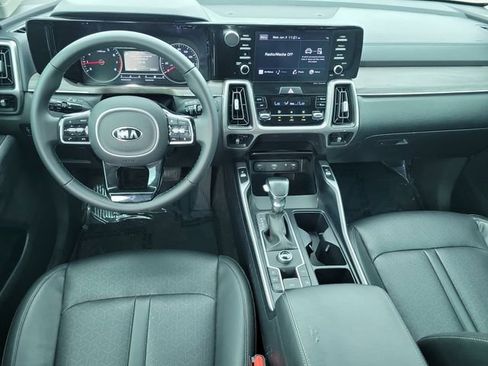 Used 2021 Kia Sorento EX FWD image 18