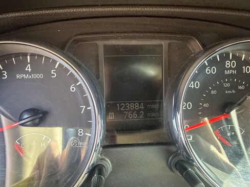 Used 2015 Nissan Rogue S w/ Convenience Package FWD image 11