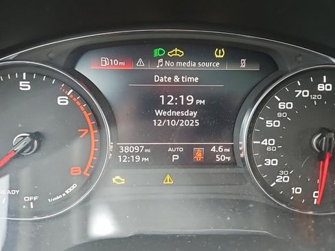 Used 2022 Audi Q5 2.0T Premium image 18