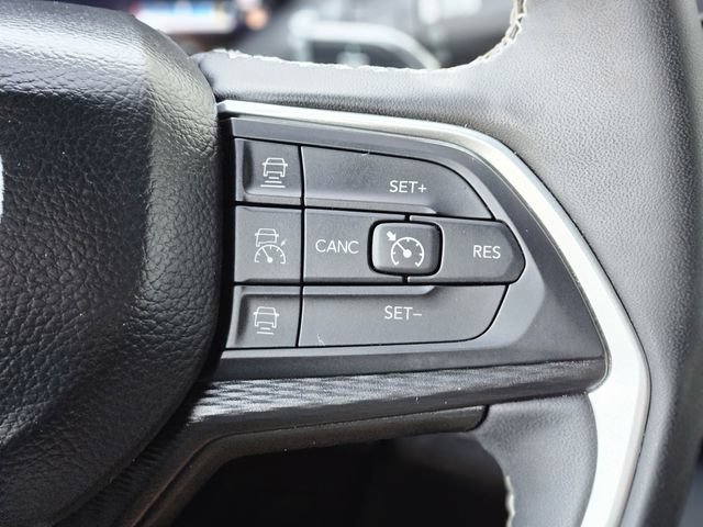 Used 2025 Jeep Grand Cherokee Altitude AWD/4WD image 19