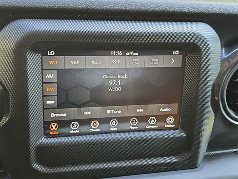 Used 2022 Jeep Gladiator Sport image 22