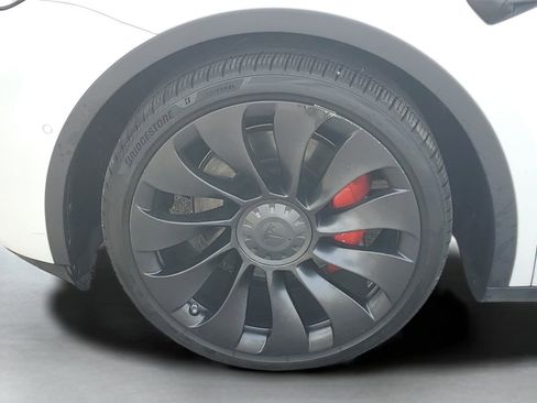 Used 2022 Tesla Model Y Performance image 18