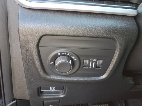 Certified 2023 Jeep Grand Cherokee Altitude AWD/4WD image 18