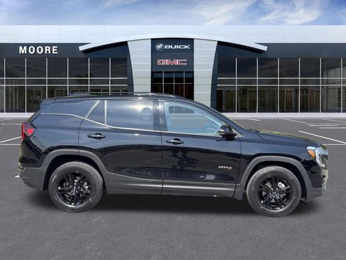 Used 2022 GMC Terrain AT4 AWD/4WD image 2