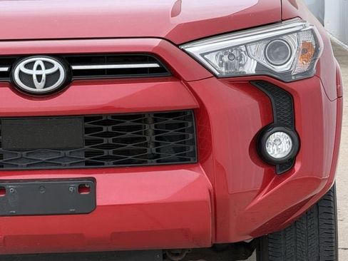 Used 2020 Toyota 4Runner SR5 image 7