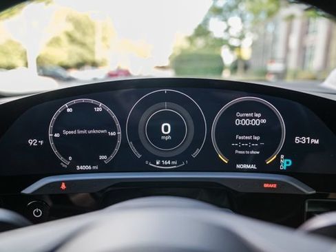 Used 2020 Porsche Taycan Turbo S AWD/4WD image 35