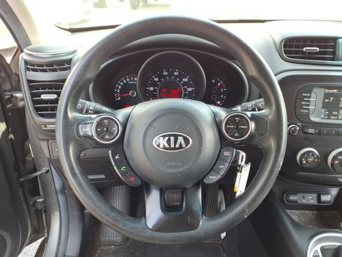 Used 2017 Kia Soul FWD image 19