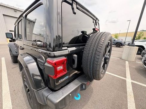 Used 2024 Jeep Wrangler Unlimited Sahara AWD/4WD image 6
