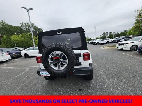 Used 2018 Jeep Wrangler Unlimited Sahara AWD/4WD image 14