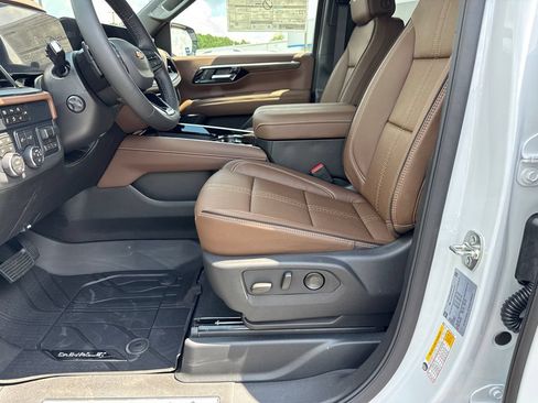 New 2026 Chevrolet Tahoe High Country AWD/4WD image 10