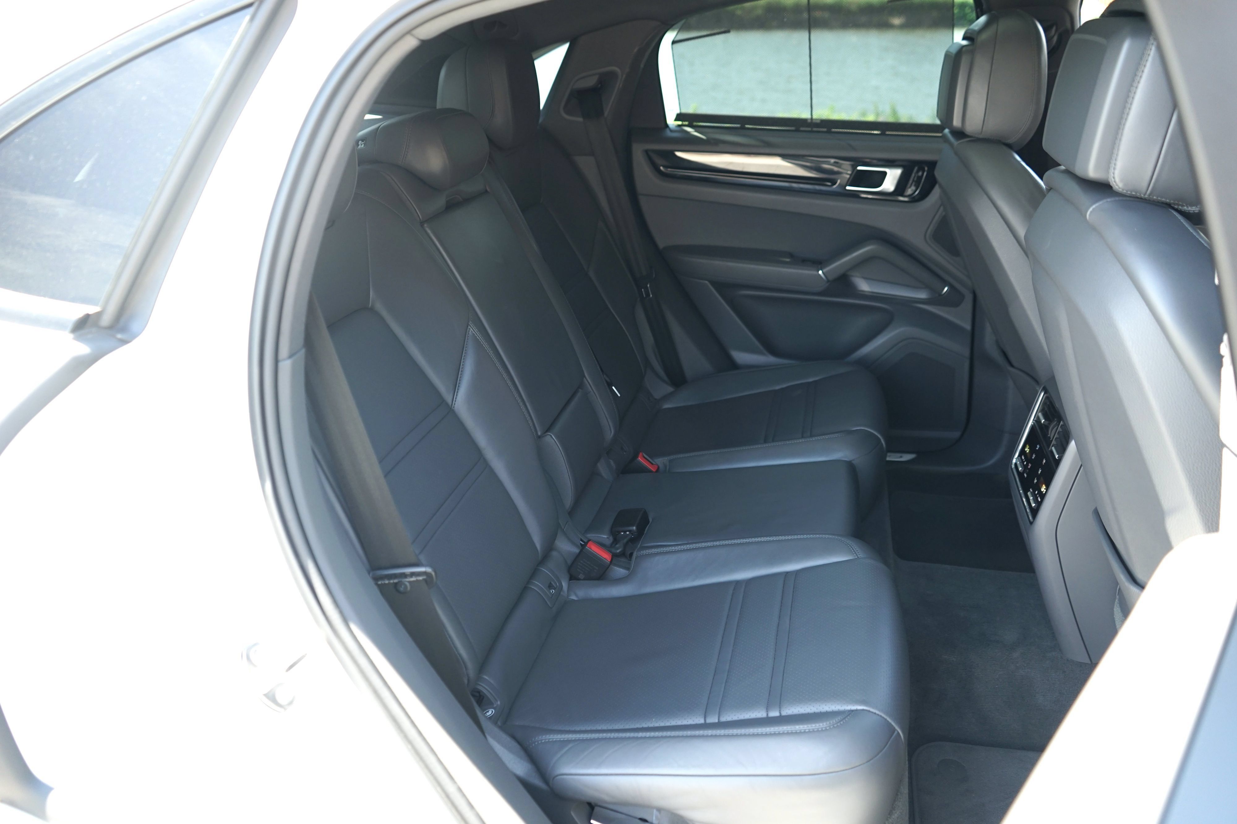 Used 2020 Porsche Cayenne S AWD/4WD image 39