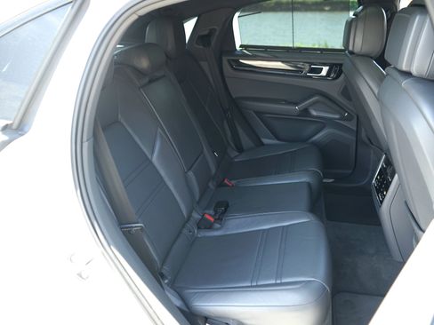 Used 2020 Porsche Cayenne S AWD/4WD image 39