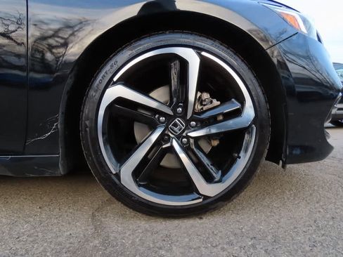 Used 2019 Honda Accord Sport image 9