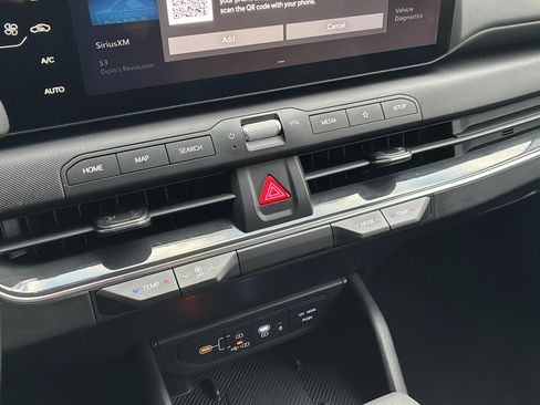Used 2025 Kia K4 EX FWD image 12