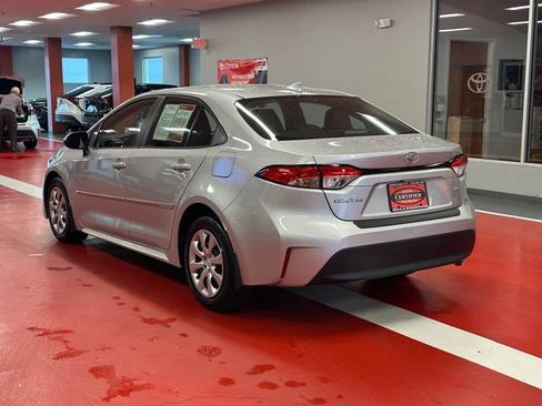 Used 2024 Toyota Corolla LE FWD image 5