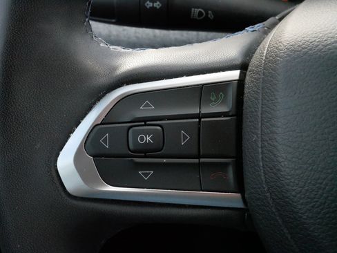 Used 2022 Jeep Compass Latitude image 25