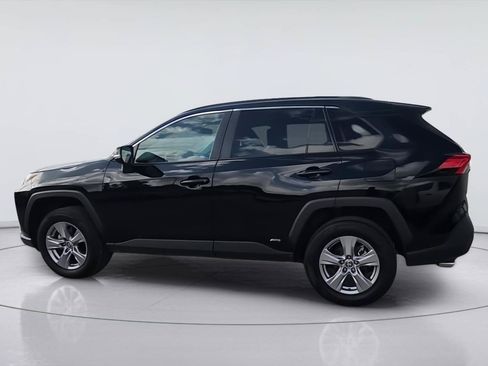 Used 2025 Toyota RAV4 XLE AWD/4WD image 6