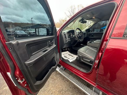 Used 2016 RAM 2500 Tradesman w/ Chrome Appearance Group AWD/4WD image 12