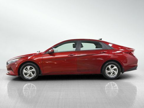 Certified 2023 Hyundai Elantra SE FWD image 2