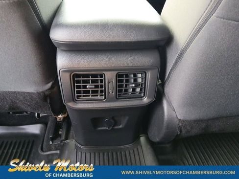 Used 2022 Toyota RAV4 LE image 11